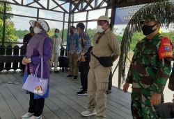 Babinsa Amankan Kunjungan Wakil Wali Kota Palangka Raya di Kelurahan Kanarakan