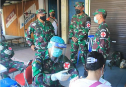 Dandim 1016 Palangka Raya Tinjau Vaksinasi Massal di Pasar Besar