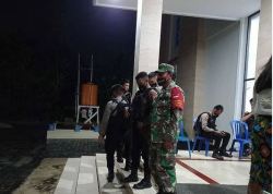 Babinsa Koramil Pahandut Laksanakan PAM Misa Kamis Putih di Gereja YGB