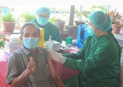 Kodim Bersama Kelurahan Menteng Gelar Serbuan Vaksin Bagi Lansia