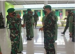 Dandim Palangka Raya Pimpin Upacara Kenaikan Pangkat Perwira Dan Bintara