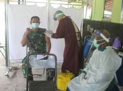 Prajurit Kodim 1016/Plk Ikuti Vaksinasi Covid-19 Tahap Pertama