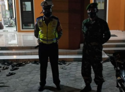 Berikan Rasa Aman dan Nyaman Jemaah Saat Tarawih, Personil Kodim Disiagakan di Sejumlah Masjid