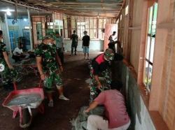 Wujud Nyata Pengabdian TNI, Koramil Bukit Batu Rehab TPA AL HIJRAH