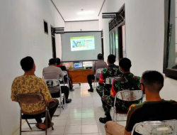 Optimalisasi Penerapan PPKM Mikro, Babinsa Balai Riam Hadiri Zoom Meting Bersama Kemendagri