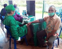 Satgas TMMD Imbangan Ke-109 Kodim Palangka Raya Laksanakan Pelayanan KB dan Kesehatan Gratis Bagi Warga