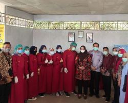 Danramil 1015-13/Mentaya Hulu Kawal Wakil Bupati Kab. Kotim meninjau pelaksanaan Vaksinasi