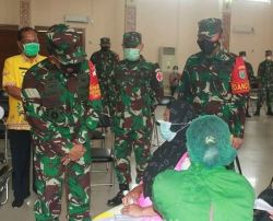 Danrem dan Dandim Beri Motivasi Lansia yang Ikuti Vaksinasi