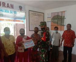 Babinsa Koramil 1016-04/Tumbang Talaken Bantu Salurkan BLT DD