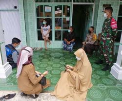 Cegah Penyebaran Covid-19, Babinsa Koramil 1013-03/Teweh Tengah Tracing Pasien Covid 19.