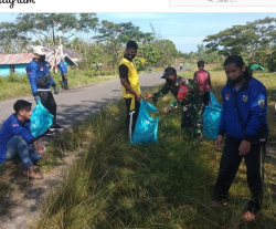 Cegah Penularan Covid-19, Koramil 1015-14/Klp Lakukan Gotong Royong Dan Penyemprotan Disinfektan