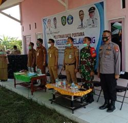 Koramil 1015-10/Kbs Hadiri Peletakan Batu Pertama Pembangunan SMP N 1 TELAWANG