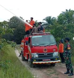 Babinsa Koramil 1015-16/Hanau, Patroli Terpadu Cegah Karhutla