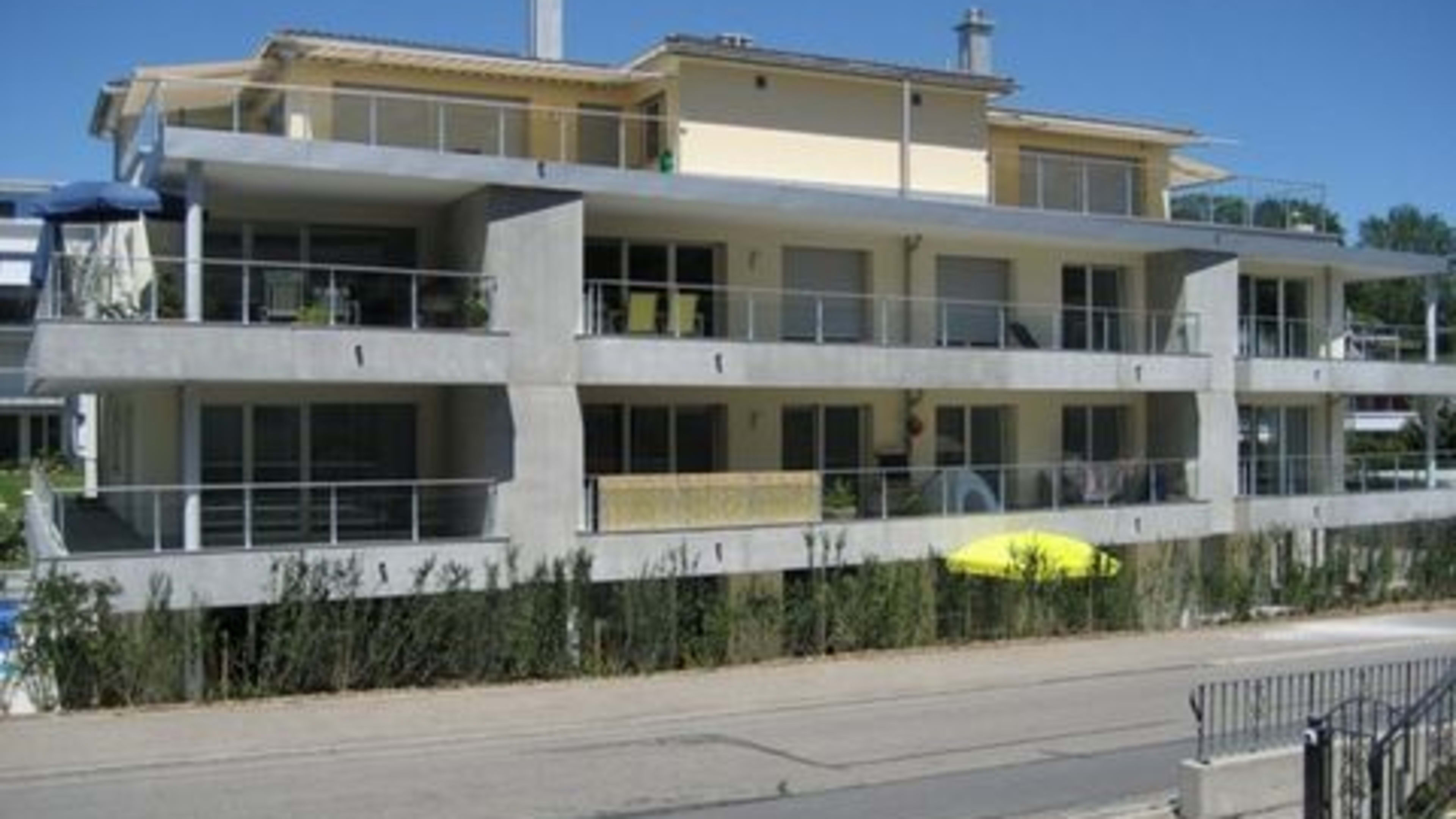 Aussenaufnahme der Liegenschaft an der Hungerstrasse in Wilen bei Wollerau.