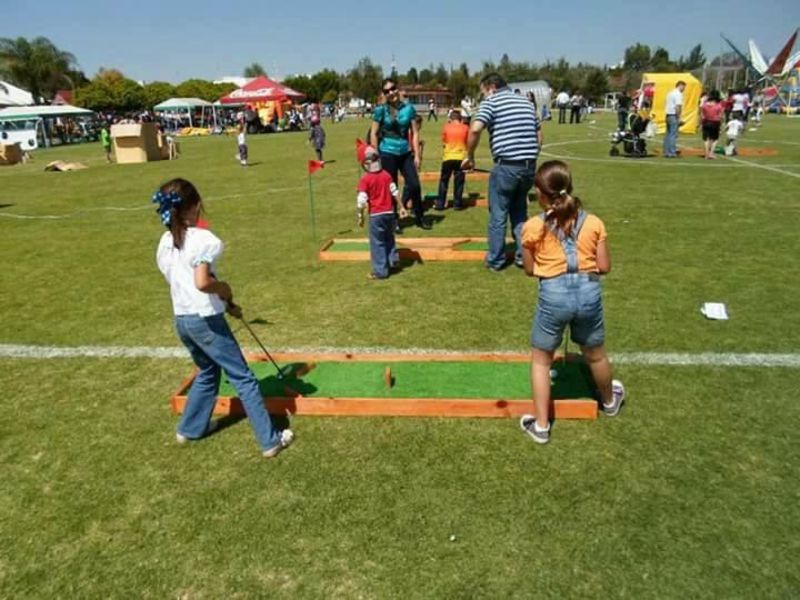 Mini Golf image 1