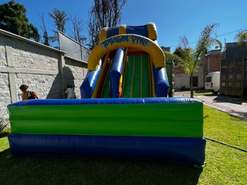 Tobogán Piwy Acuático image 1
