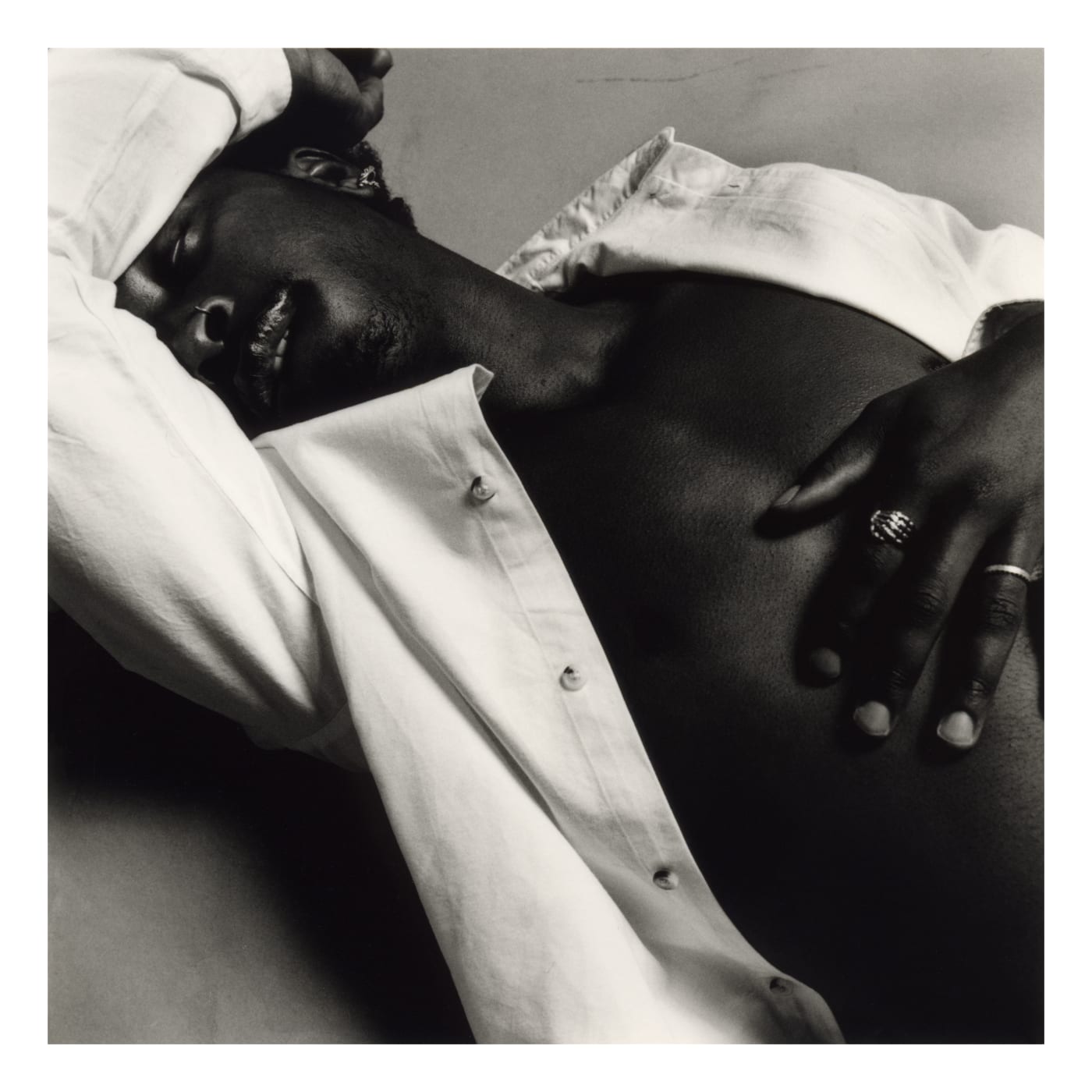 The compact construction and all-natural composition of this Egyptian cotton oxford cloth naturally reduces wrinkles.