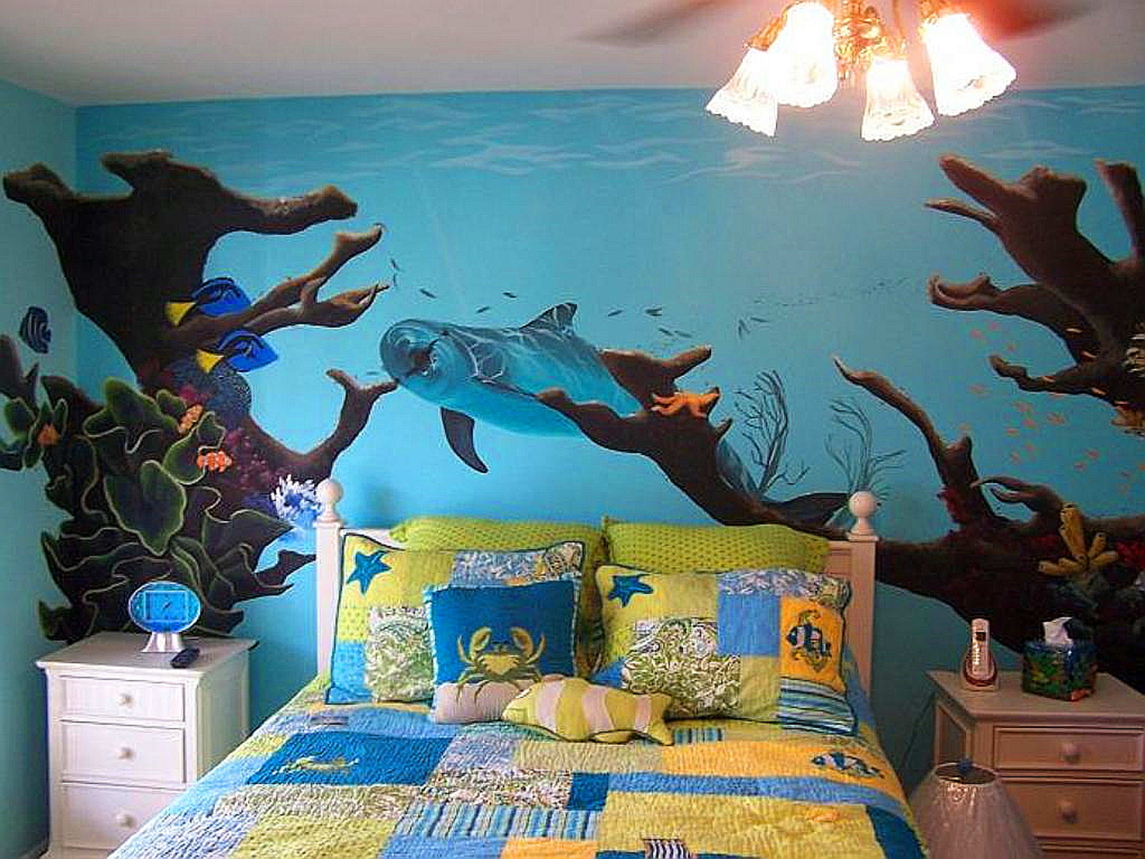 Drop "Underwater World" mural photo