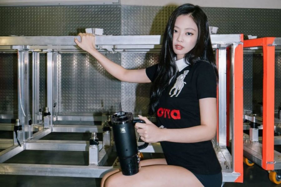 Официальная коллекция стаканов Stanley от Дженни из BLACKPINK подверглась критике из-за высокой цены