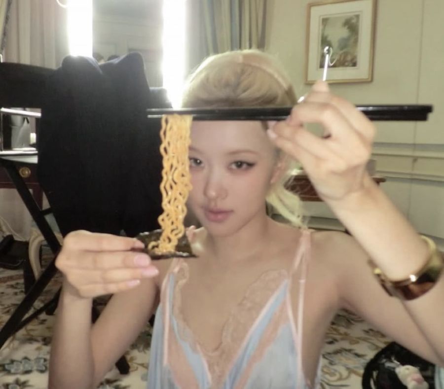 Розе из BLACKPINK: стиль и простота в Paris Fashion Week