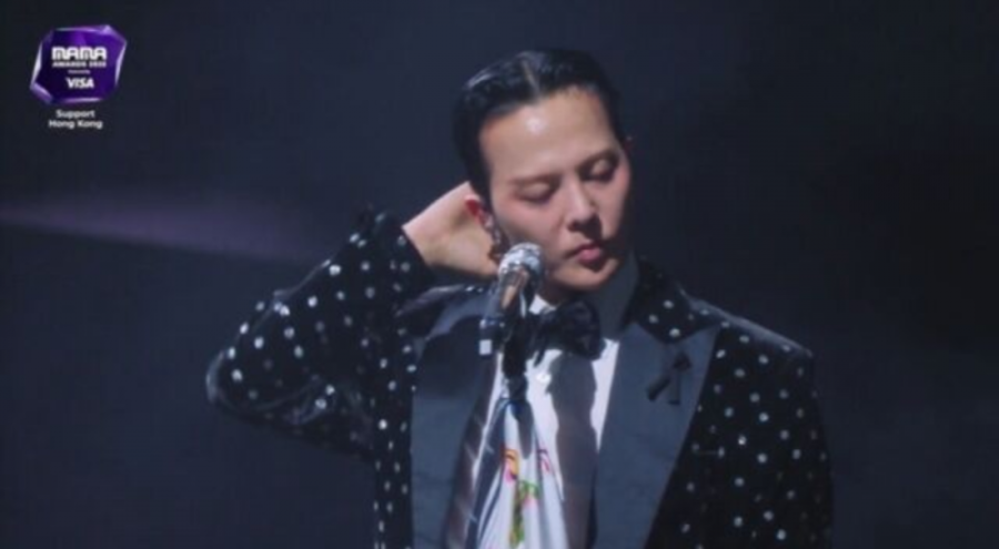 G-Dragon выступил на MAMA Awards, вызвав неоднозначные отзывы