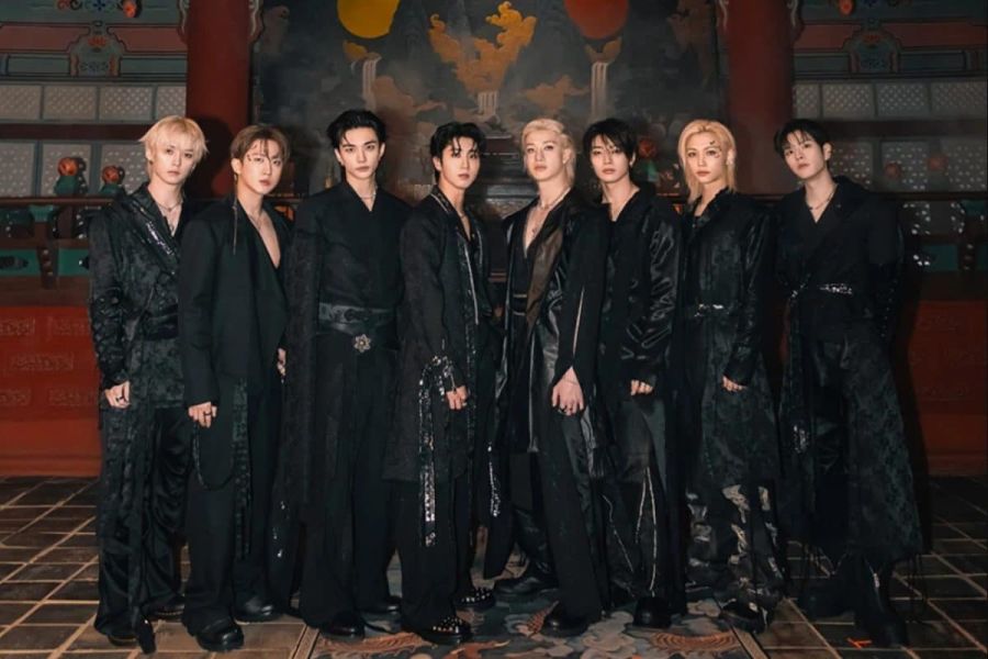 Stray Kids в восьмой раз подряд возглавили Billboard 200 — альбом «DO IT» дебютировал на 1-м месте