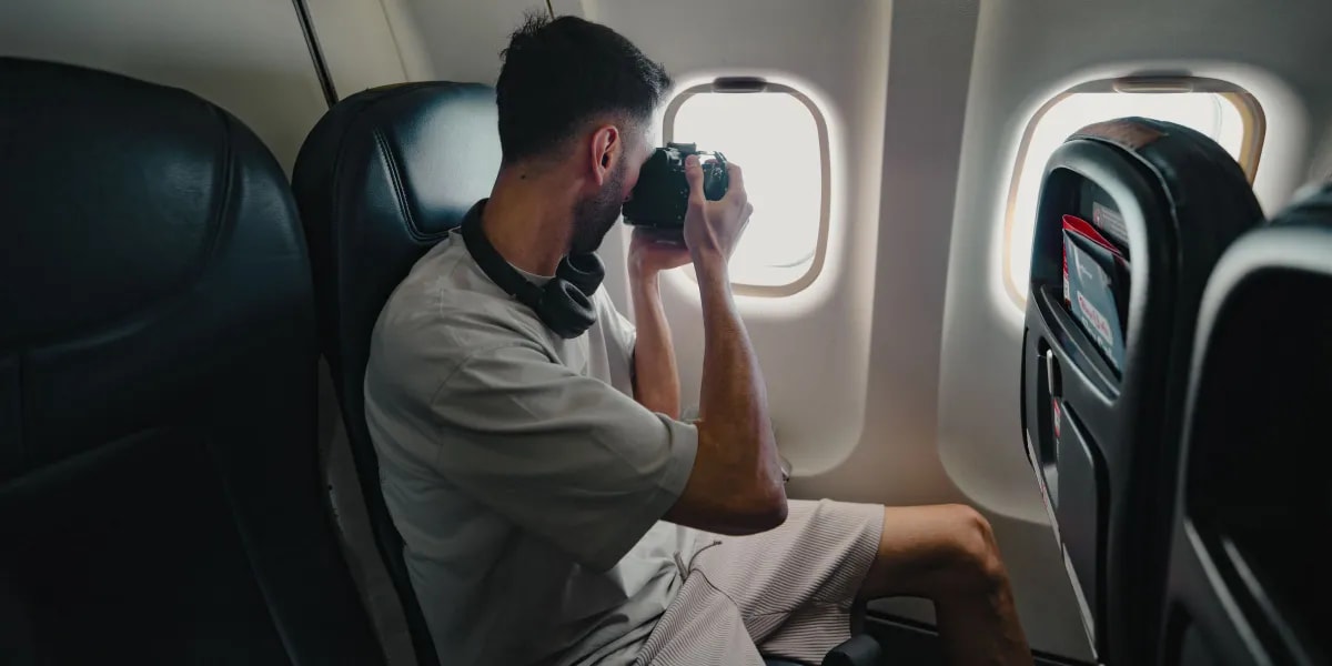 Ein Mann verdrängte eine Frau stundenlang von ihrem Flugzeugsitz – als er von der Toilette zurückkam, schrie er: „Was zum Teufel hast du getan?!