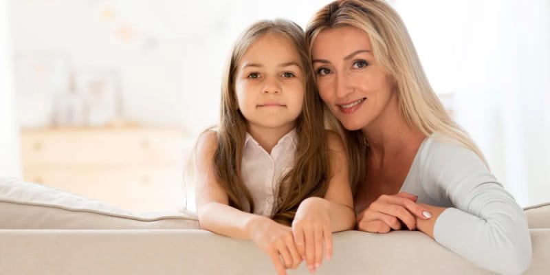 I Married a Terminally Ill Single Father After He Begged Me to Raise His Little Daughter When He Was Gone – A Year Later, She Handed Me a Box and Said, 'Dad Asked Me to Give You This Today