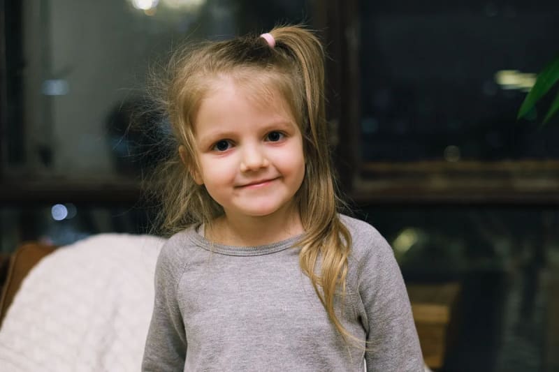A Seven-Year-Old Girl Found a Diamond Ring at the Grocery Store and Returned It to Its Owner – The Next Morning, a Stranger Showed up at Her Door and Said, 'I Need to Show You Something Right Now!