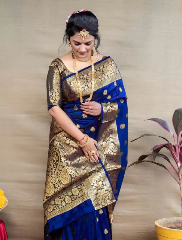 SareeChic Woven Kanjivaram Pure Silk Saree