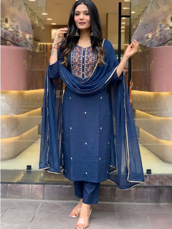 ANJIKI Women Cotton Blend Kurti Pant Dupatta Set