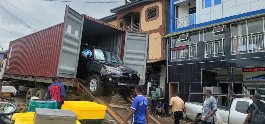 Big M Brokante container offloading