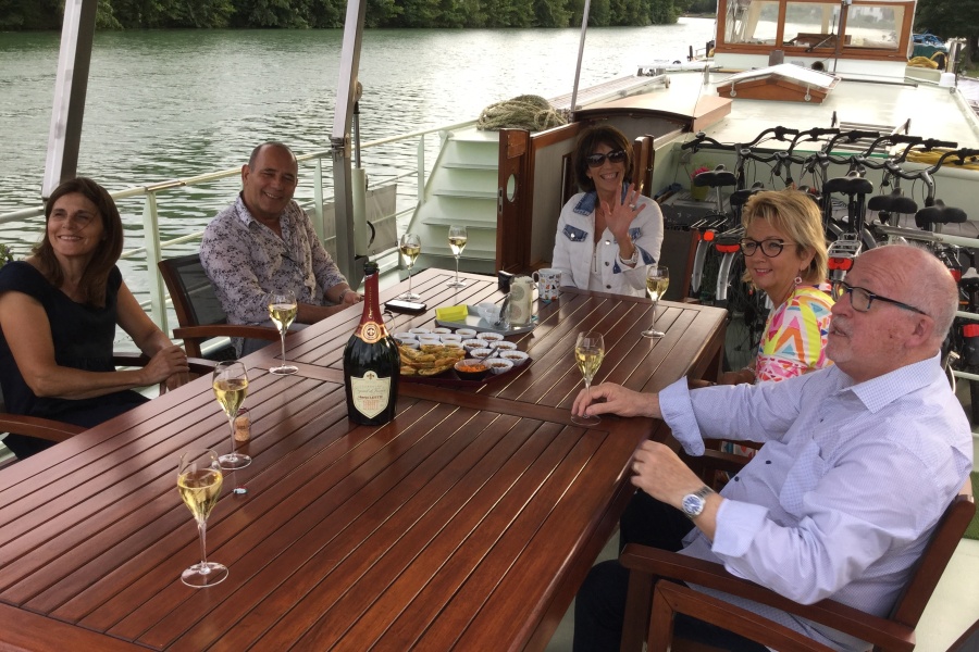Champagne-on-deck