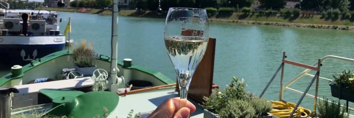 Champagne_at_Chateau-Thierry
