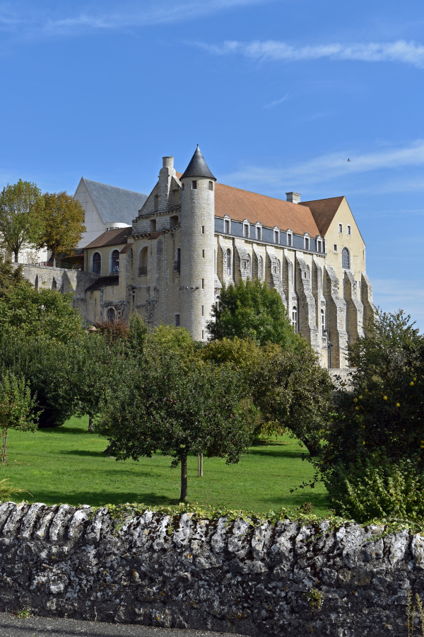 Abbaye Saint-Séverin in Château-Landon
