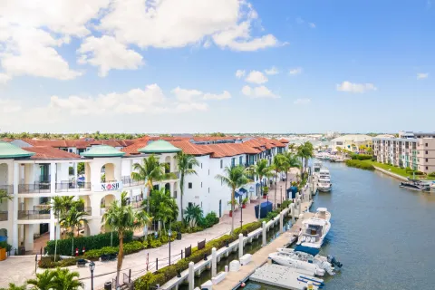Naples Bay Resort & Marina
