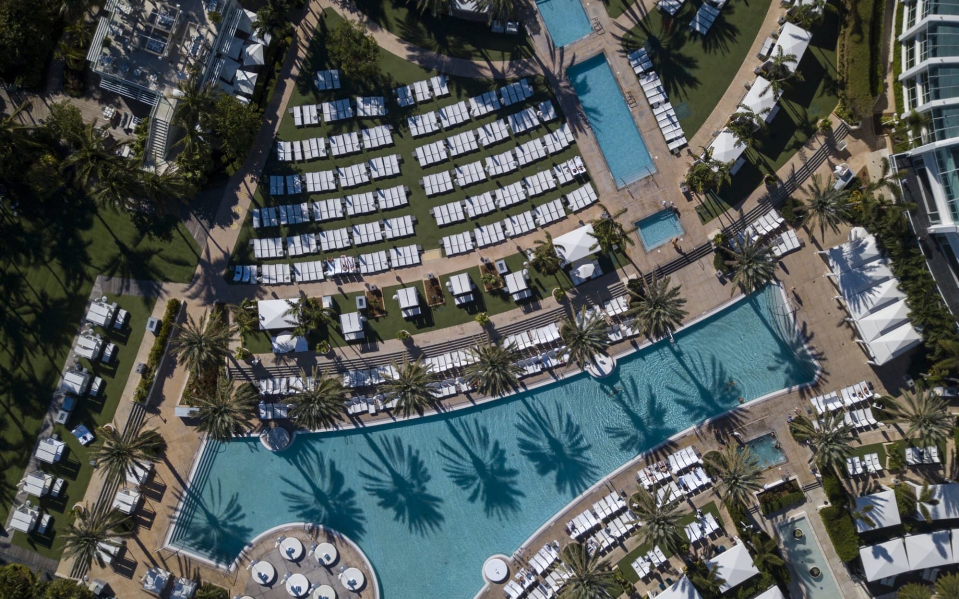 Fontainebleau Miami Beach: 004_BCV_Fontainebleau_Drone_by_brianadamsphoto.com