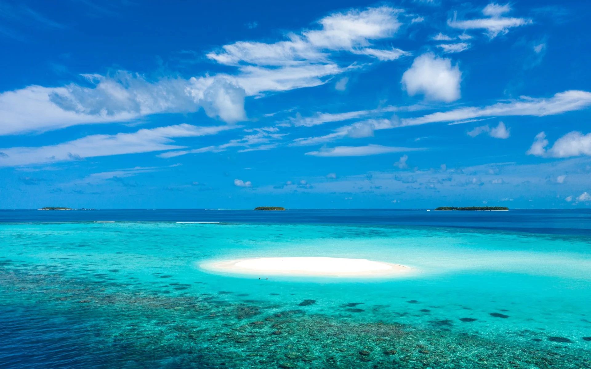 Baglioni Maldives - Luxury All Inclusive Resort in Dhaalu-Atoll:  Experience Sandbank