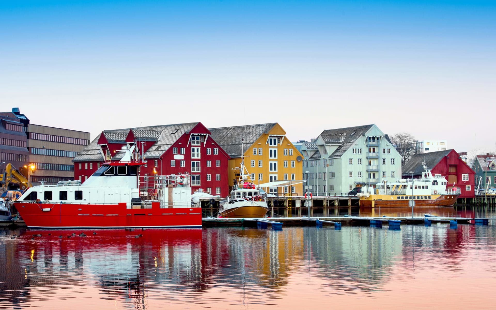 Scandic Ishavshotel in Tromsö: Aerial view of Tromso Cityscape at dusk Norway