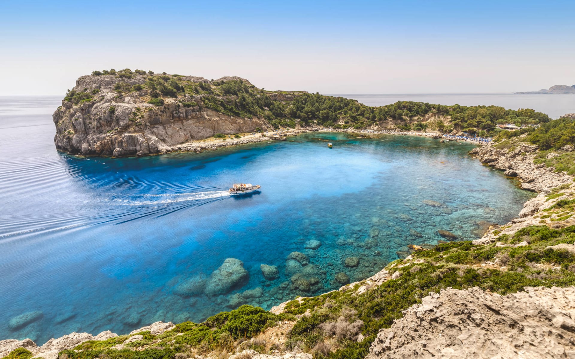 Badeferien im Calypso Beach ab Rhodos: Anthony Quinn Bay Boot Rhodos Griechenland