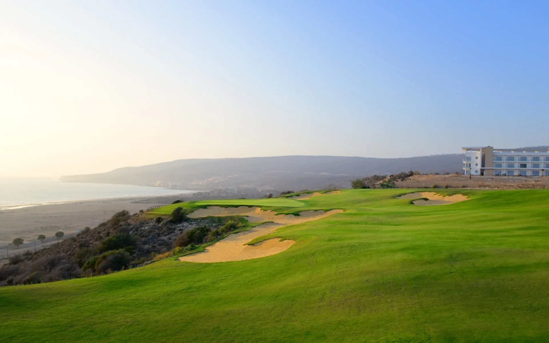 28.02. - 07.03.2026 Trainingswoche in Agadir mit PGA Pro Florence Weiss (Warteliste): Approach-to-hole-18_Tazegzout Golf