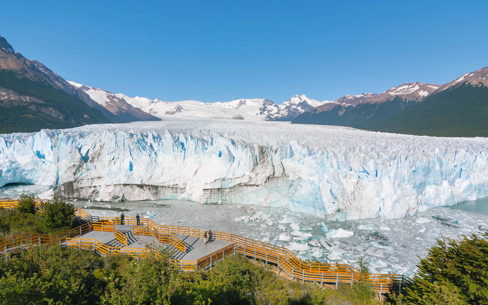 Privatreise Perito Moreno und Torres del Paine ab El Calafate: Argentinien - Perito Moreno - Blick an Gletscher