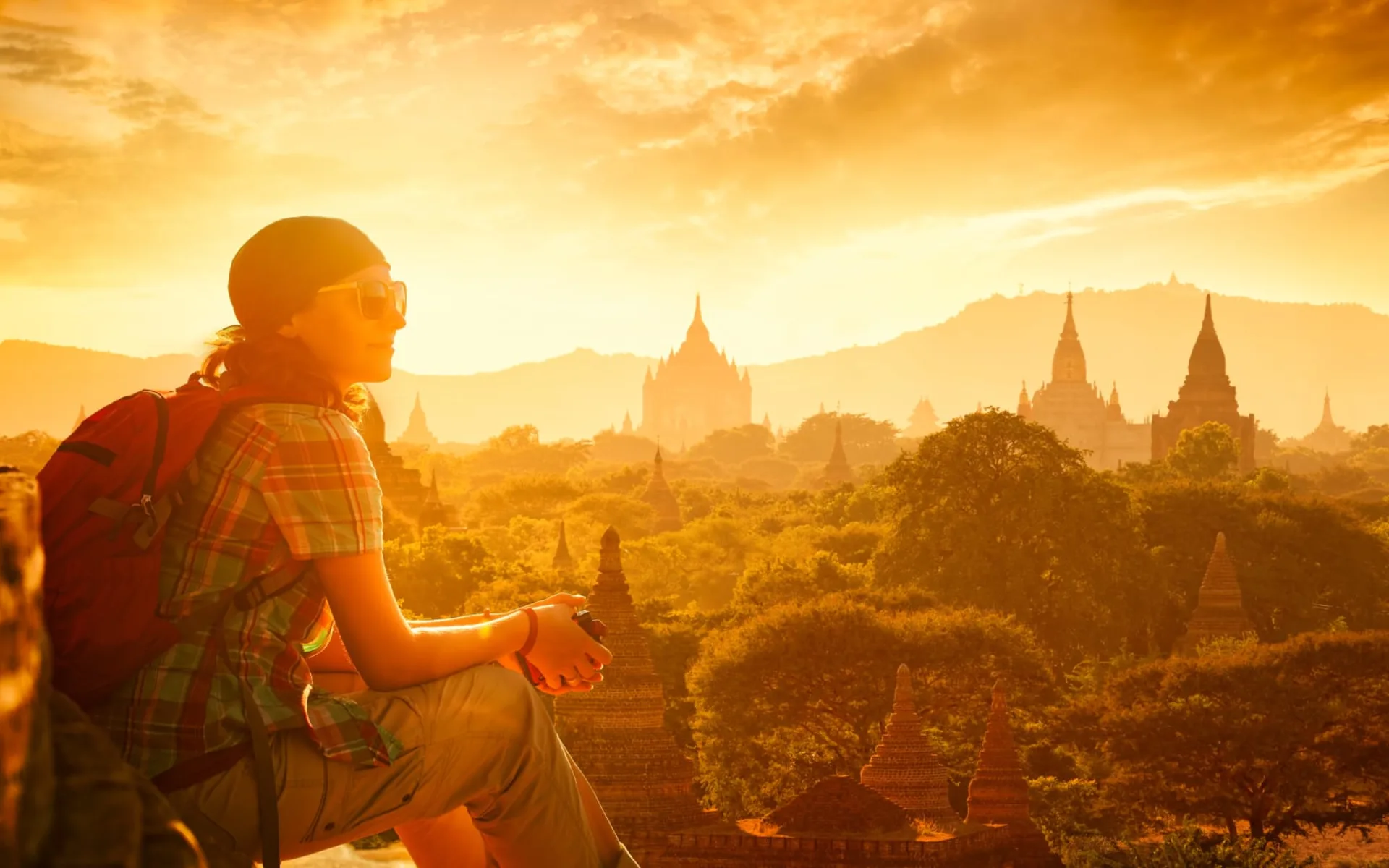 Myanmar aktiv erleben ab Yangon: Bagan Sunset with Traveller