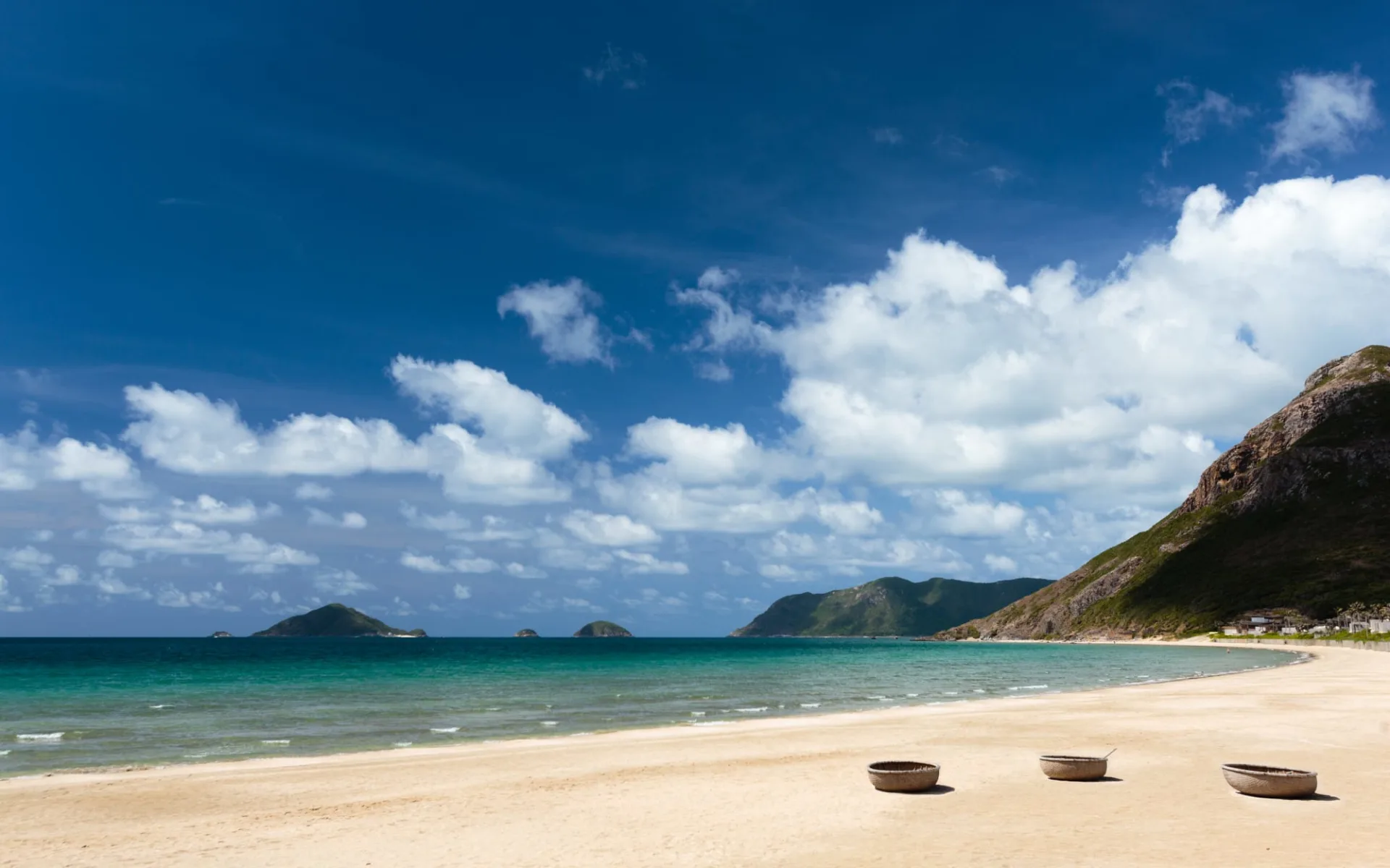 Six Senses Con Dao: 1.6km of sandy beach