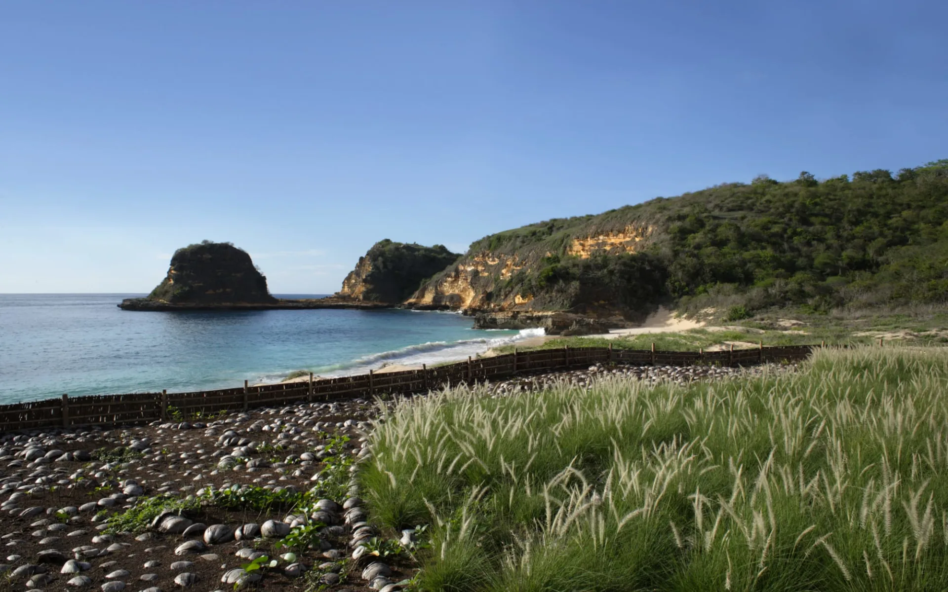 Jeeva Beloam Beach Camp in Lombok: Beach