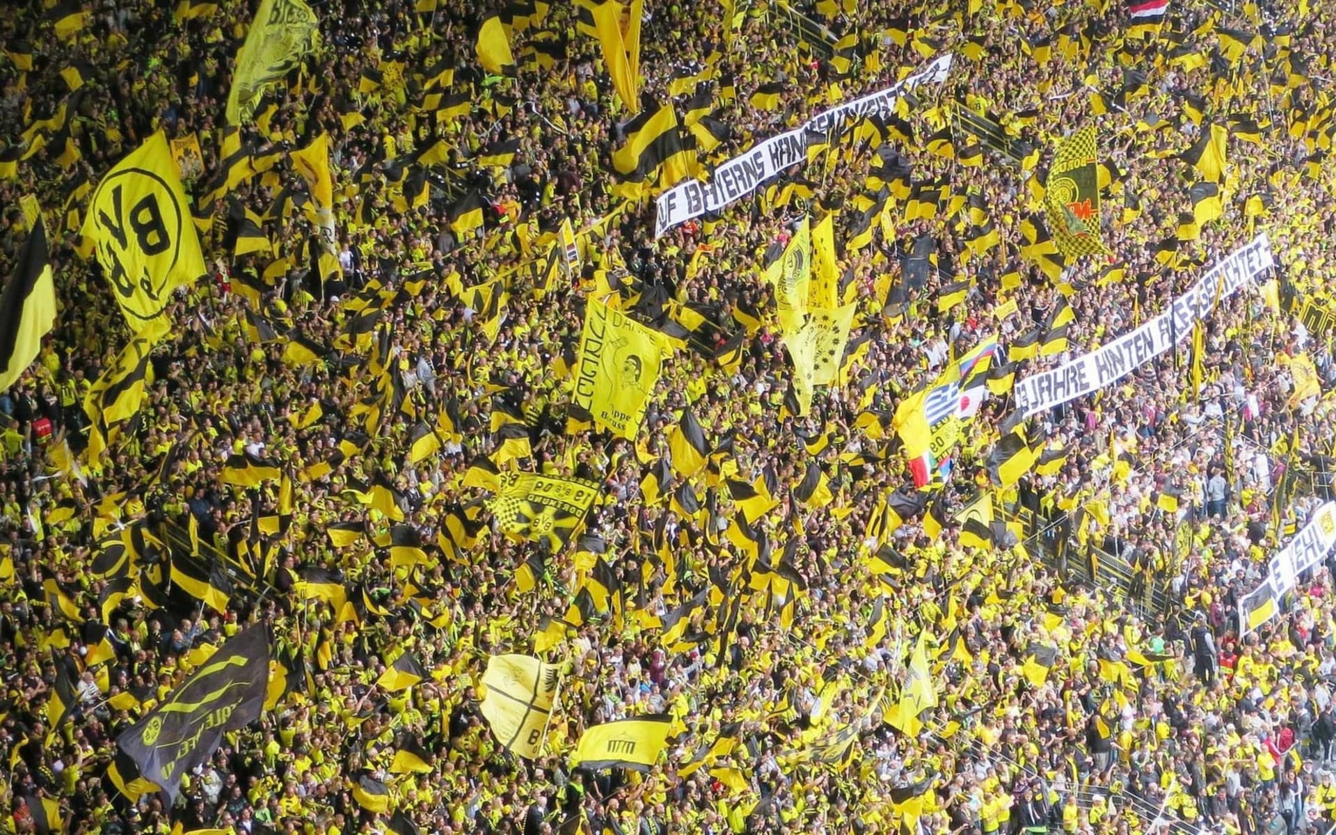 Borussia Dortmund: Borussia_Dortmund_fans