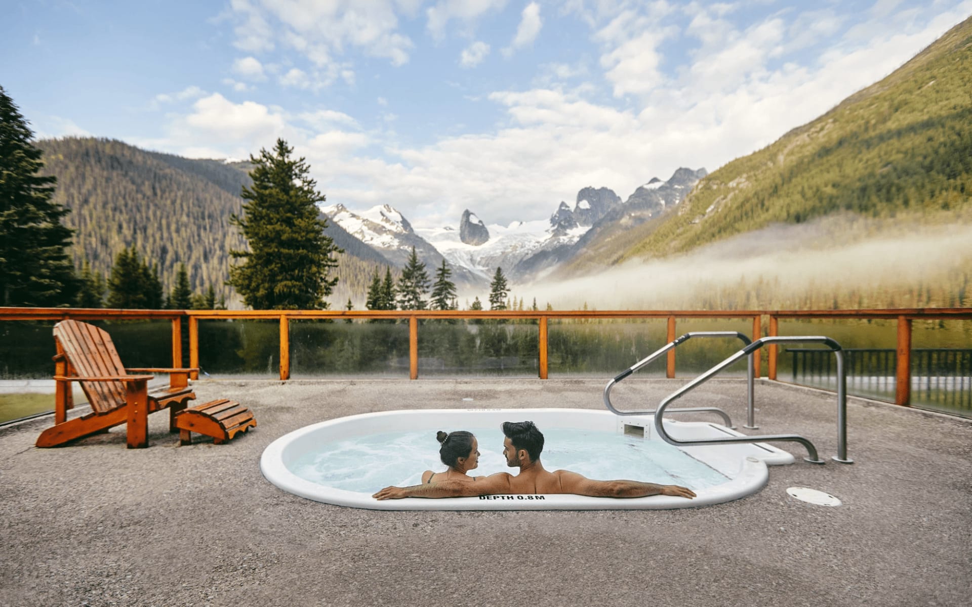 CMH Bugaboos Lodge in Parson: Bugaboos_Jacuzzi