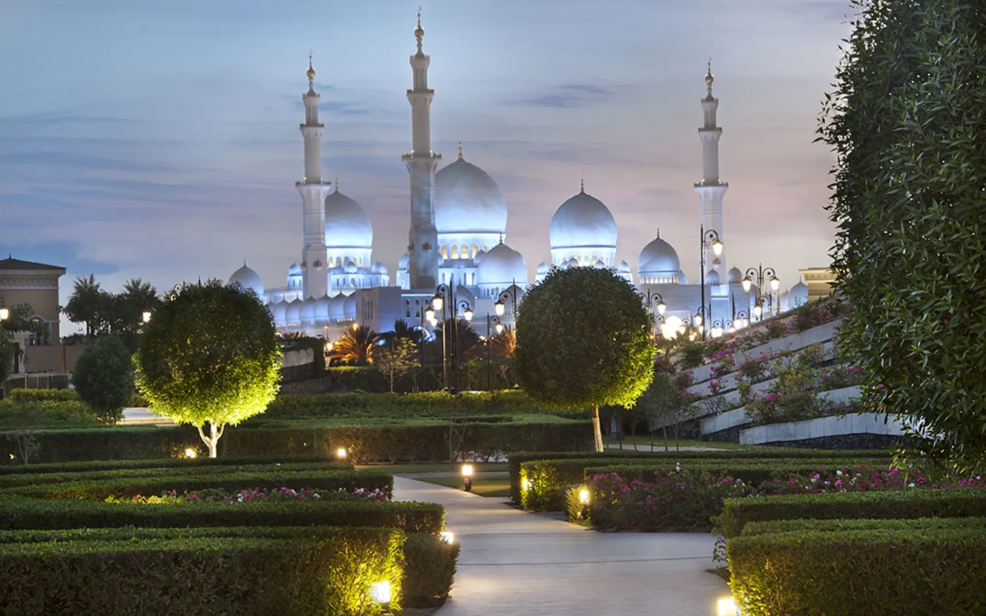 The Ritz Carlton Abu Dhabi: exterior: 