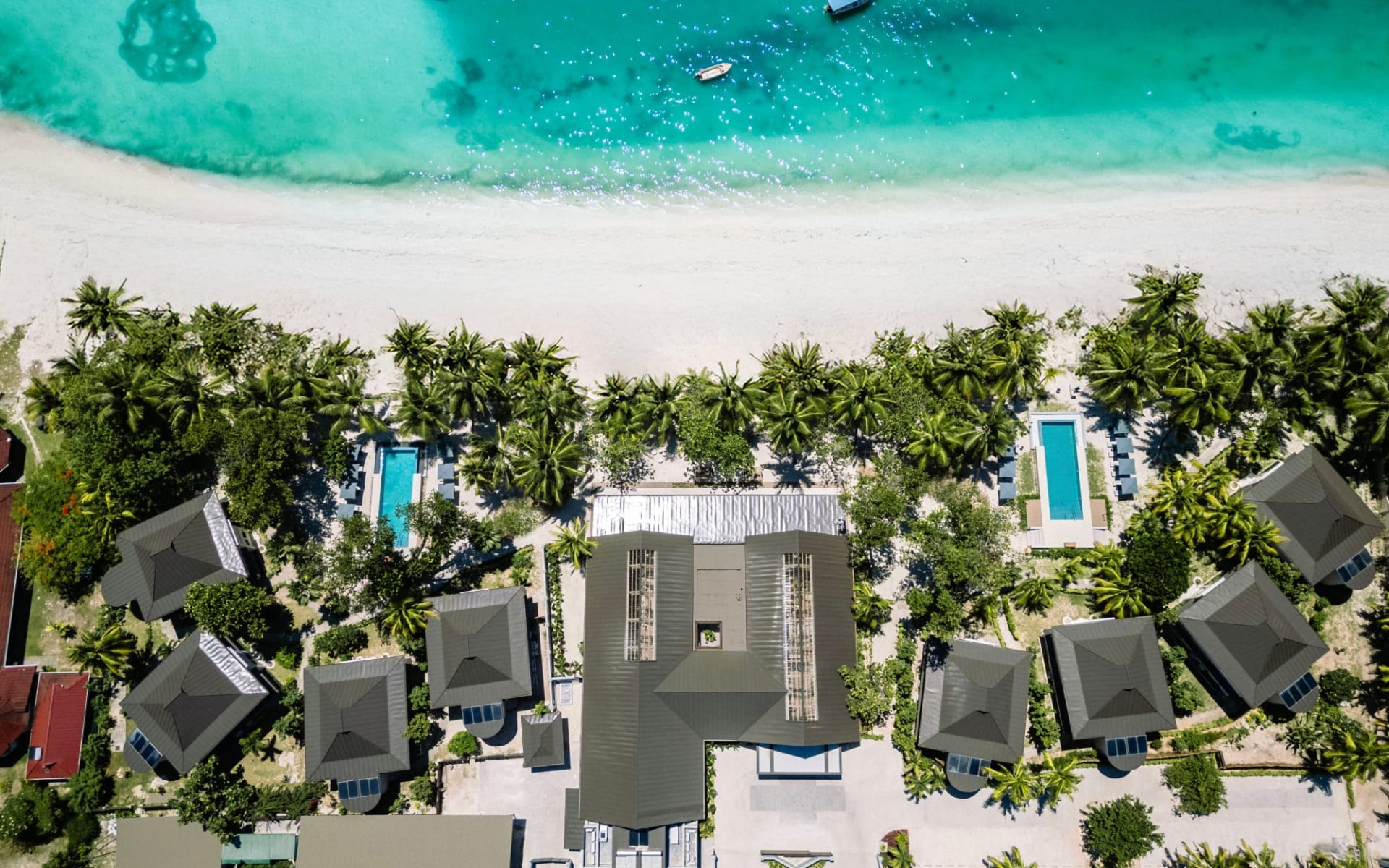 Indian Ocean Lodge in Praslin: exterior: 