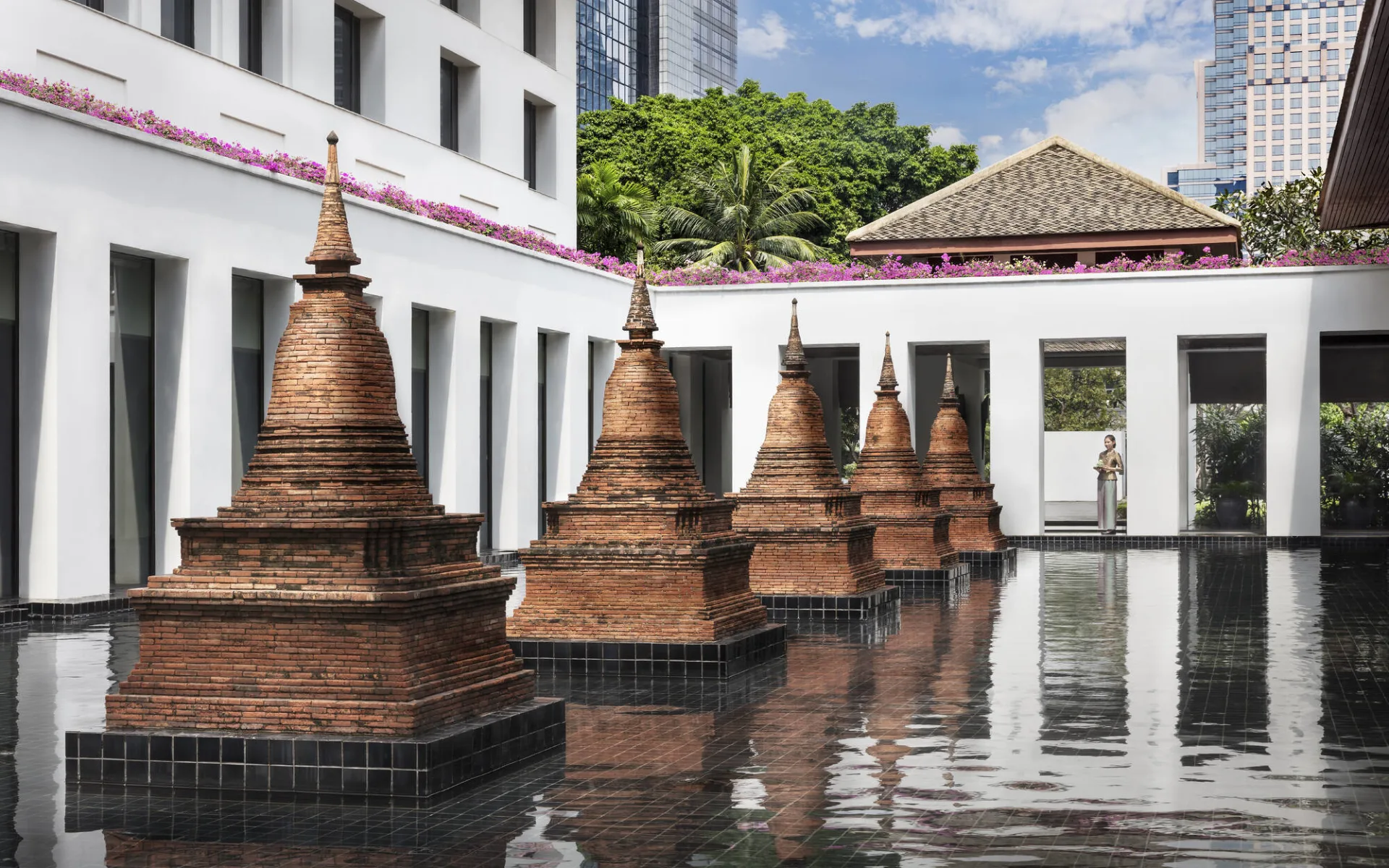 The Sukhothai Bangkok: Chedi Pond